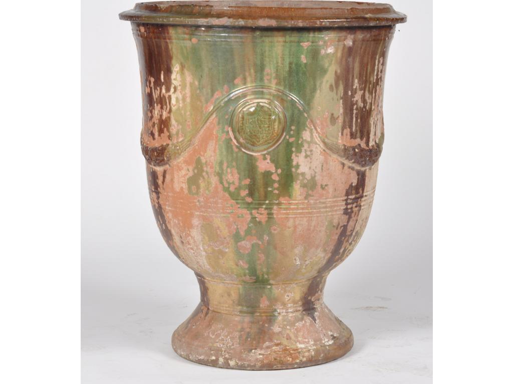 BOISSET : Jarre en terre cuite d'Anduze émaillée. (Manques d'émail et usures). Hauteur : 82 cm. Diamètre : 65 cm.