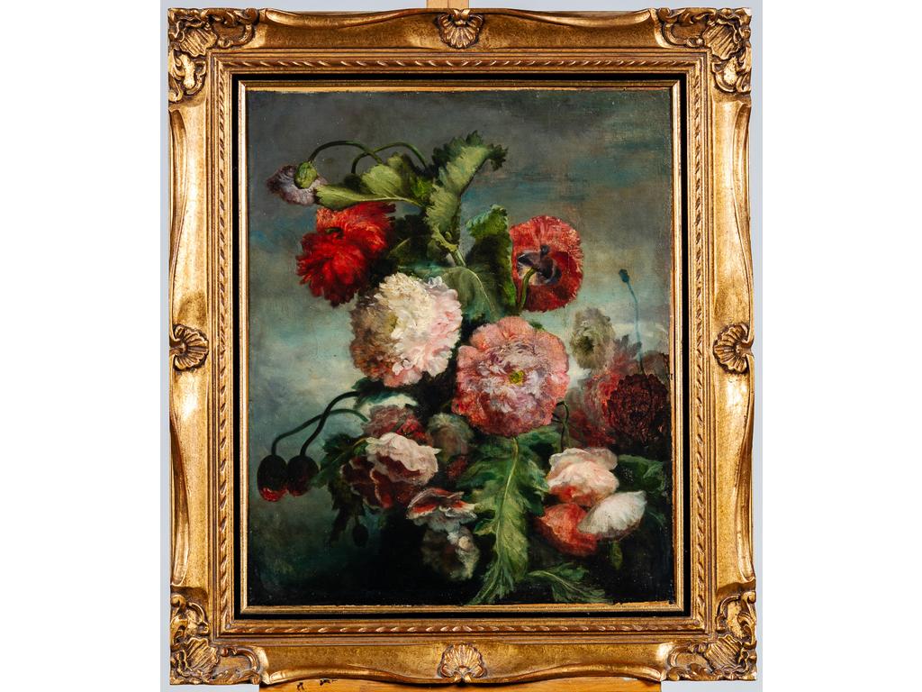 Ecole du XIXème siècle : Composition florale. Huile sur toile. (Rentoilage et restaurations). Dim : 65 x 53.5 cm