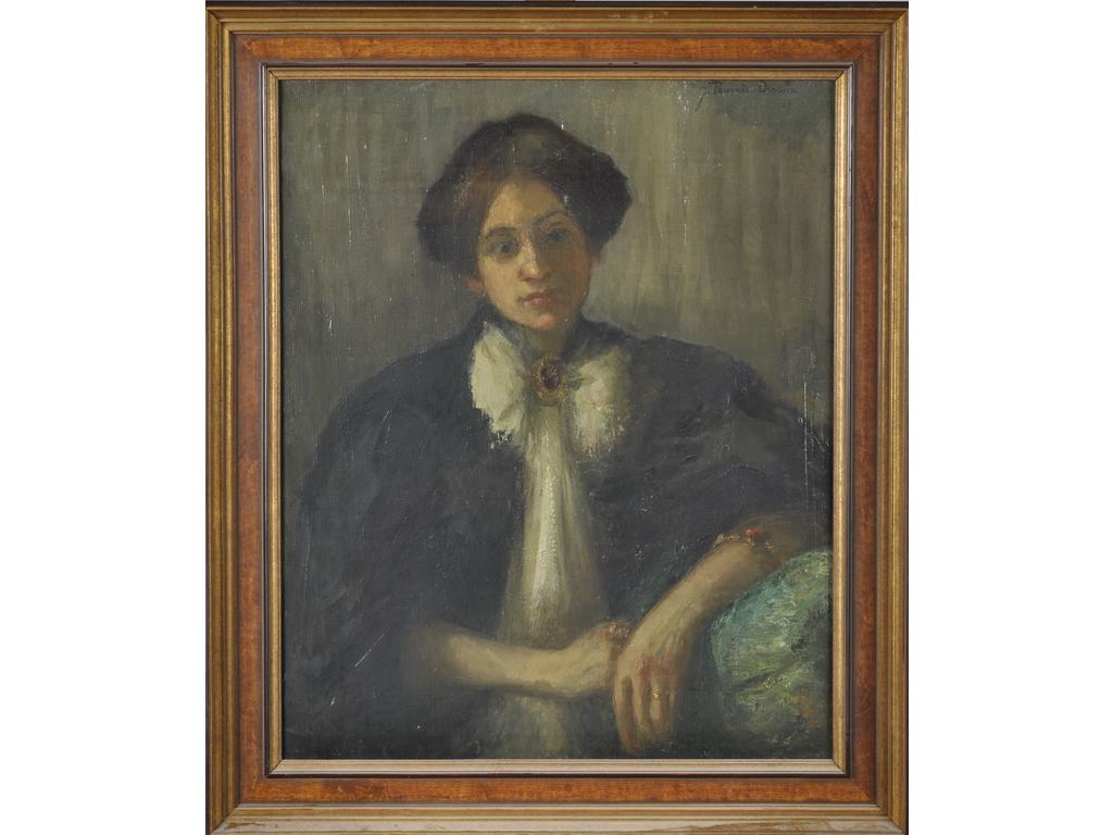 Jean TOURNES DESCOLA ( XXème siècle) : Portrait de femme à lavallière. Huile sur toile signée en haut à droite et datée (19)07. (Deux petits accrocs). Dim : 73 x 60 cm.