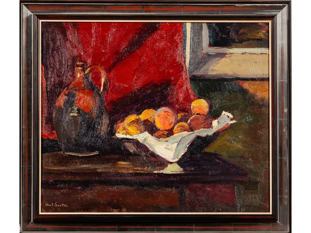 Paul SURTEL(1893-1985) : Fruit sur fond rouge. Huile sur isorel signée en bas à gauche. Dim : 46 x 55 cm.