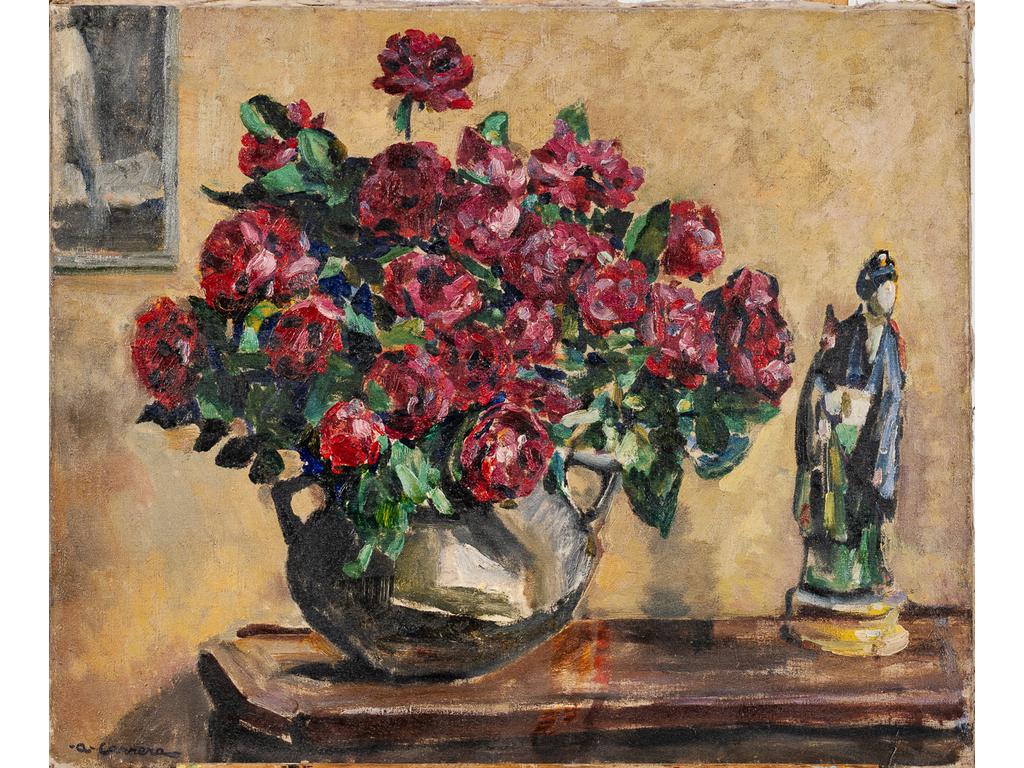 Augustin CARRERA (1878-1952) : Nature morte à la Kwan-in et aux fleurs. Huile sur toile signée en bas à gauche (Sans cadre). Dim : 54 x 65 cm.