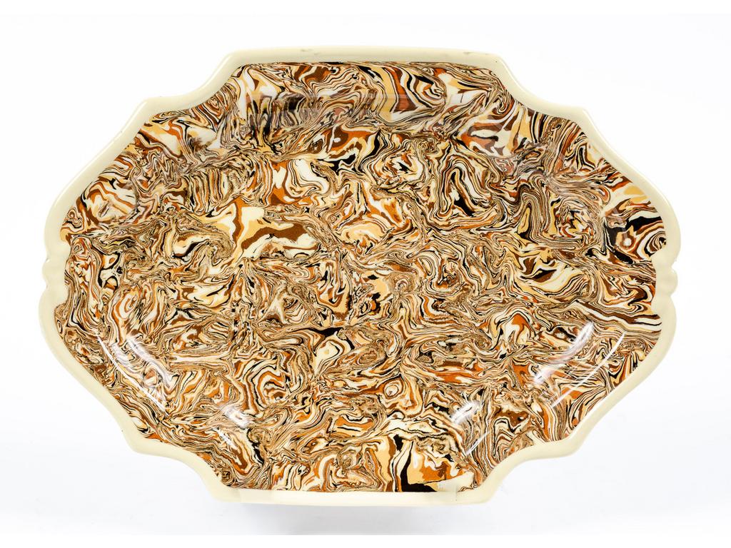 APT, Fabrique de FAUCON : Plat ovale en terre mêlée vernissée. Dim : 30 x 22 cm.