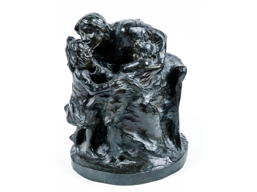 Edouard FORTUNI (1862) : L'Amour filial. Bronze à patine brune. Signé sur la terrasse. Hauteur : 29 cm. Largeur : 21.5 cm.