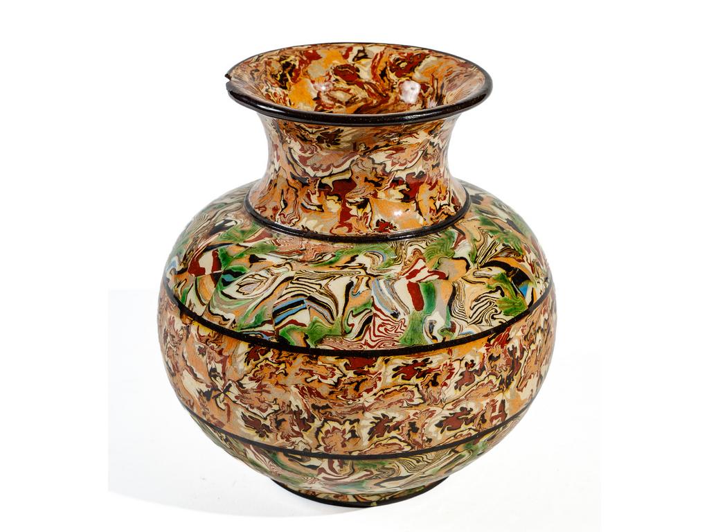 Manufacture PICHON à Uzès :  Vase globulaire à col étranglé et à décor marbré en terres mêlées. Signé du cachet de Bernard PICHON. (Important éclat au col). Hauteur : 21 cm.
