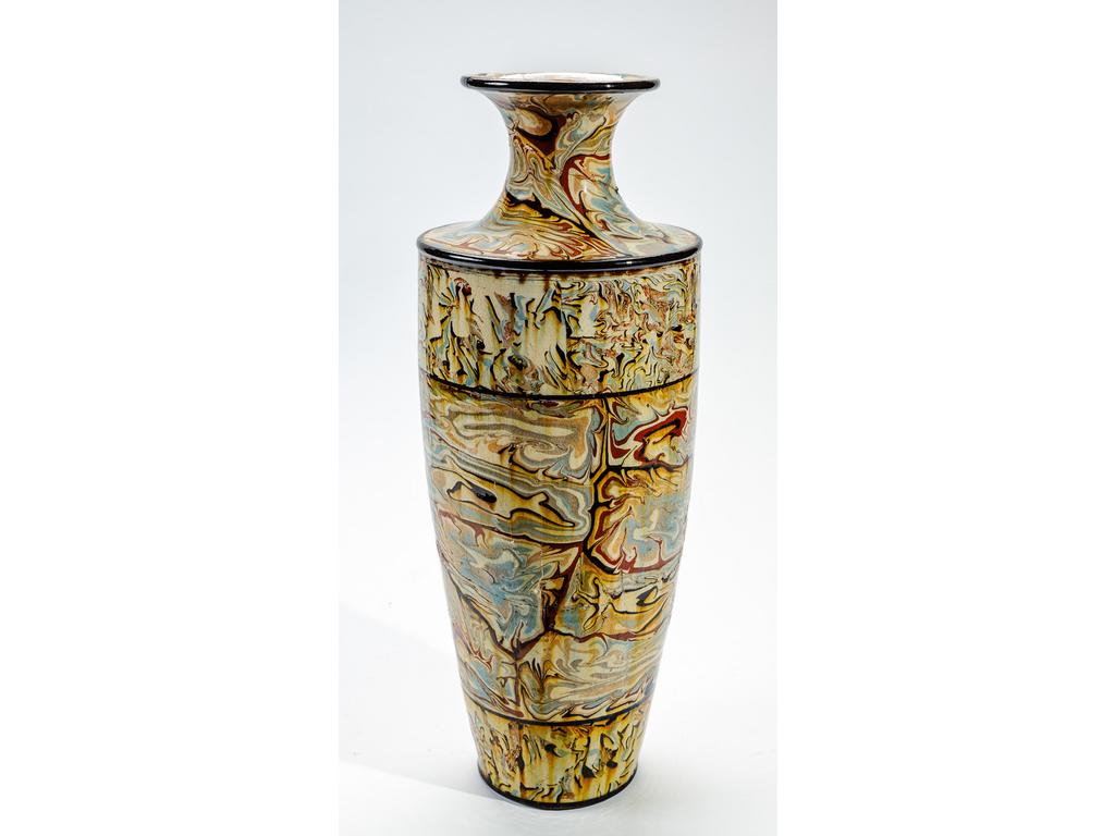 Manufacture PICHON à Uzès : Vase balustre à col étranglé à décor marbré en terres mêlées. (Cassé, recollé). Hauteur : 47 cm.