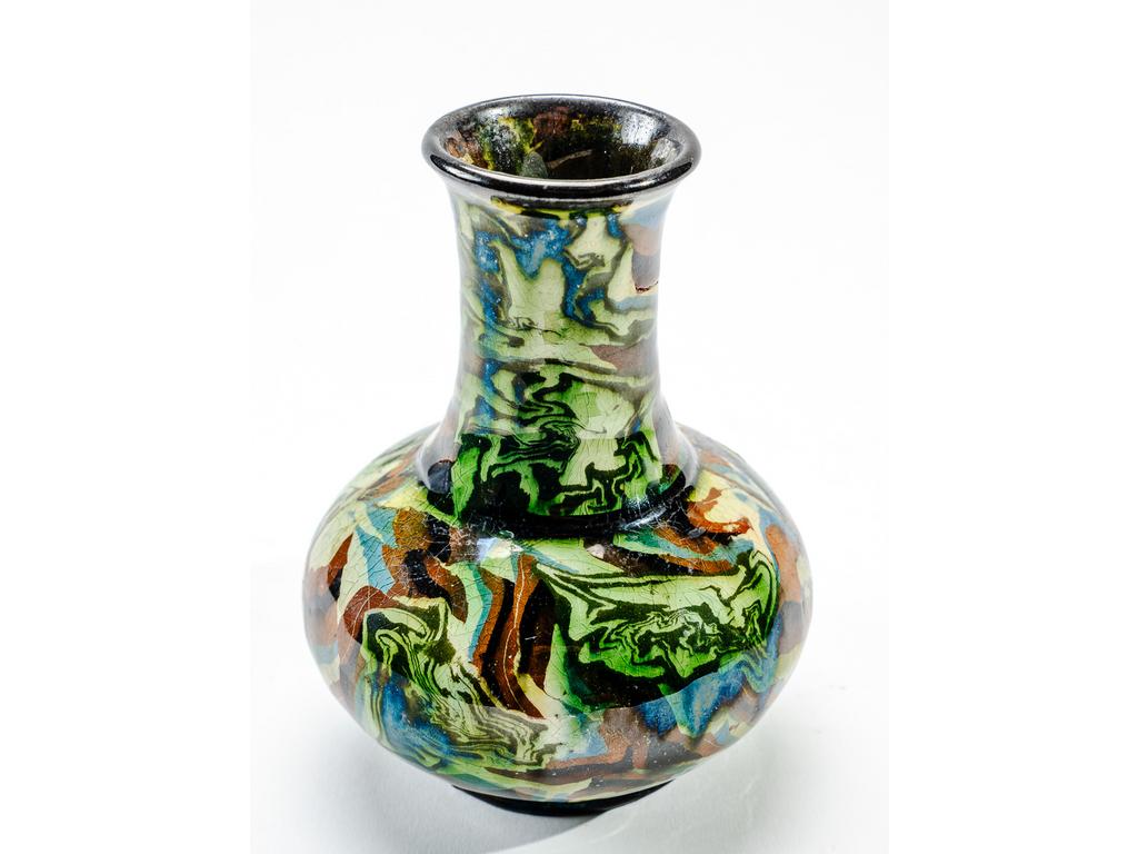 Manufacture PICHON à Uzès : Petit vase à col étranglé à décor marbré en terres mêlées. Signé du cachet de Bernard PICHON. Hauteur : 13 cm.