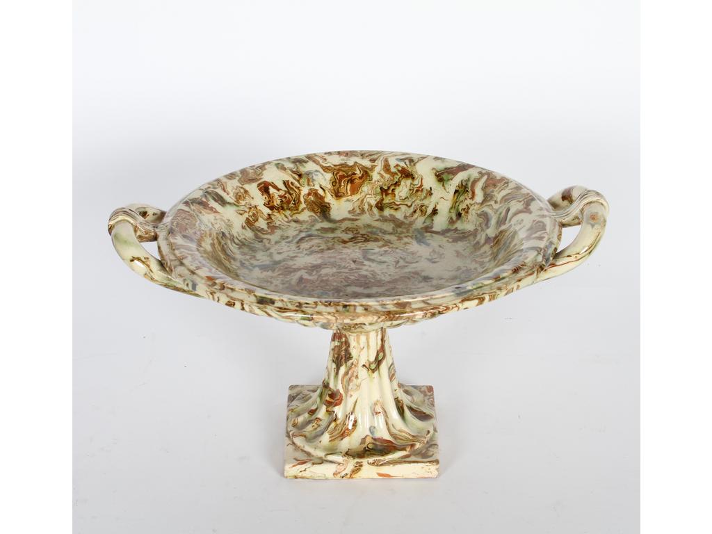 Manufacture PICHON à Uzès : Coupe à anses sur piédouche à décor marbré en terres mêlées. Signé du cachet de Francois Pichon. Haut : 16.5 cm. Diam : 33 cm