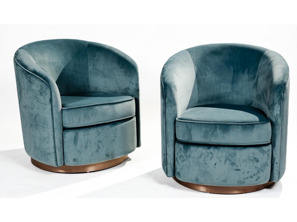 ETHNI-CARFT : Paire de fauteuils pivotants recouvert de velours bleu-ciel. Travail contemporain. Bon état.
