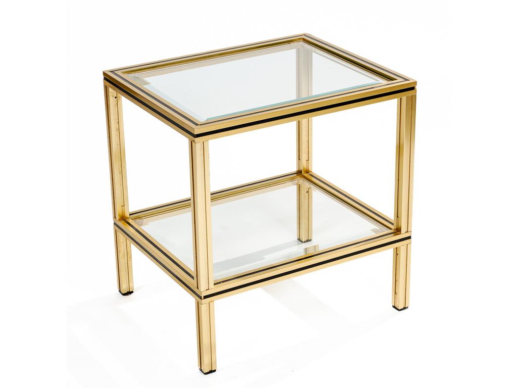 Pierre VANDEL - Paris : Table basse de salon ou bout de canapé en laiton et aluminium avec deux étagères en verre biseauté. Dimensions : 52 x 49 x 41 cm. Avec étiquette Pierre Vandel.