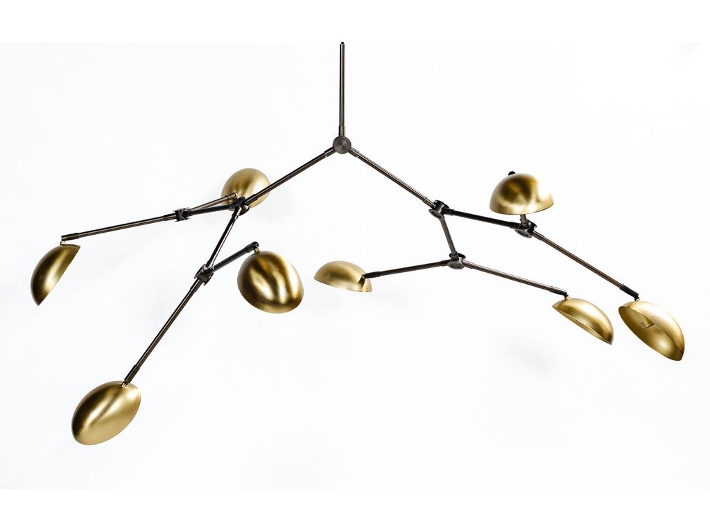 101 COPENHAGEN : Grande suspension en métal éclairant à 8 lumières articulées. Avec réflecteur en laiton.
