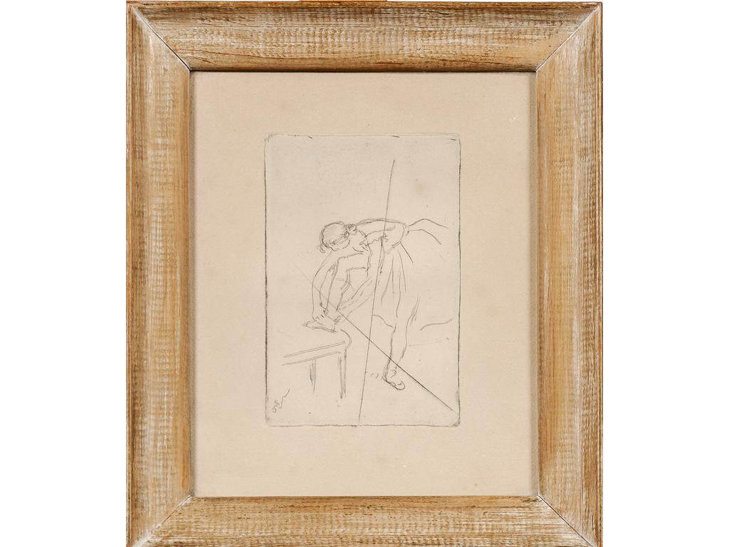 Edgar DEGAS (1834-1917) : Danseuse mettant son chausson. Eau-forte tirée sur cuivre biffé, signé dans la planche. Dim impression : 17.8 x 11.7 cm.