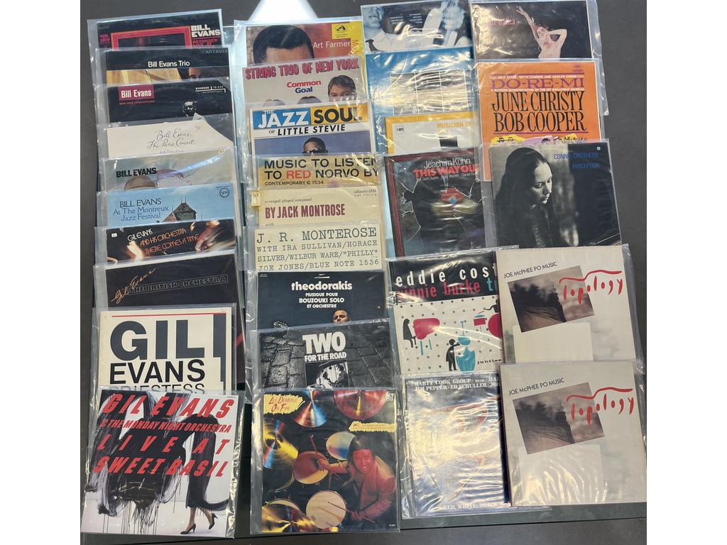 Lot de 30 disques vinyles 33 tours principalement Jazz dont : 6 Bill EVANS. Provenance : Collection de Monsieur J. M. Avignon
