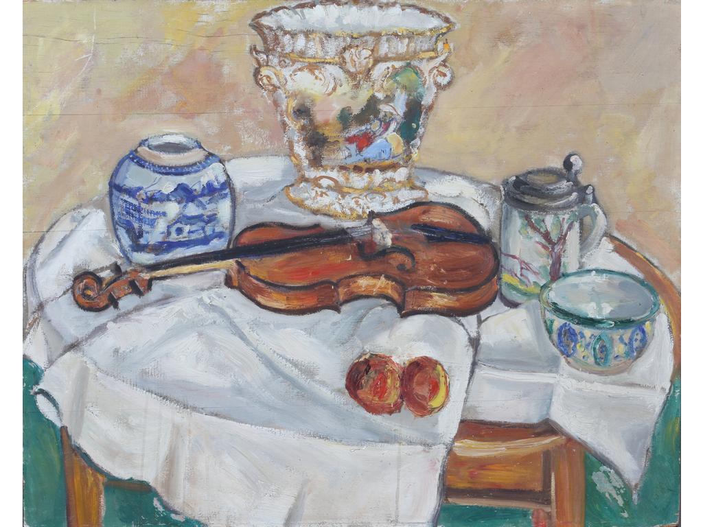 Robert DROULERS (1920-1994) : Nature morte au violon. Huile sur contreplaqué. Non signée. Dim. : 65x81cm. (Petites fentes, au verso scène de Bohémiens).