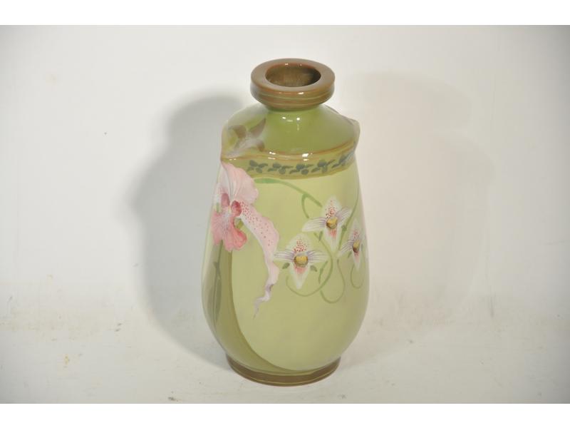 MASSIER Fils & Cie, Golfe Juan : Petit vase piriforme en terre c
