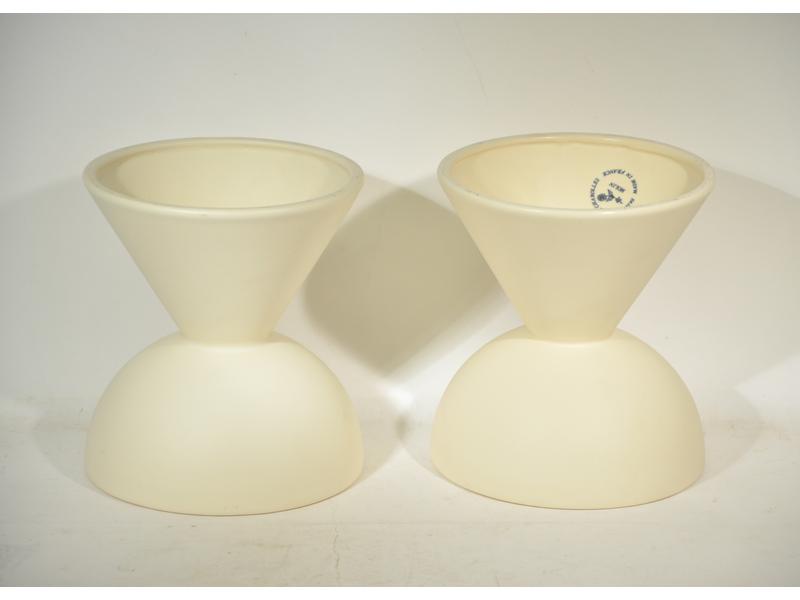 MOLIN - CHAROLLES : Paire de vases diabolo en porcelaine blanche