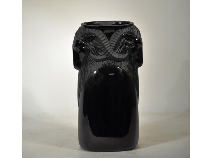 Henri DIEUPRAT et SIMONET Frères : Vase en verre moulé noir bril