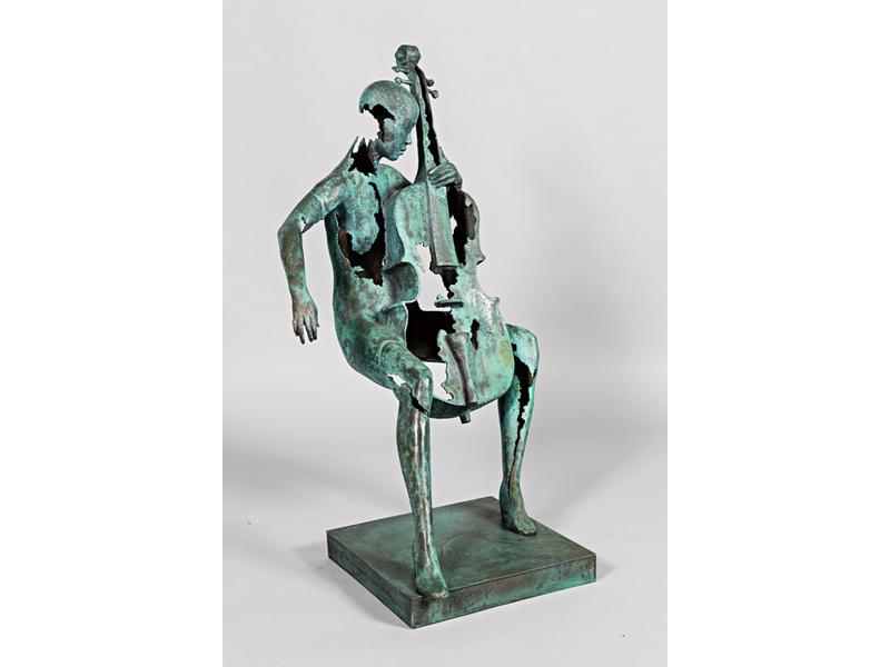 LE BAO (XXe siècle) : Le joueur de violoncelle.  Sujet en bronze