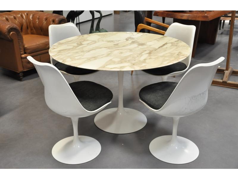 Eero SAARINEN - Edition KNOLL : Mobilier de salle à manger compr