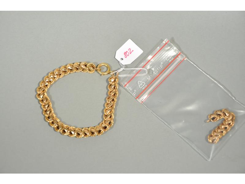 Un bracelet en or jaune et 