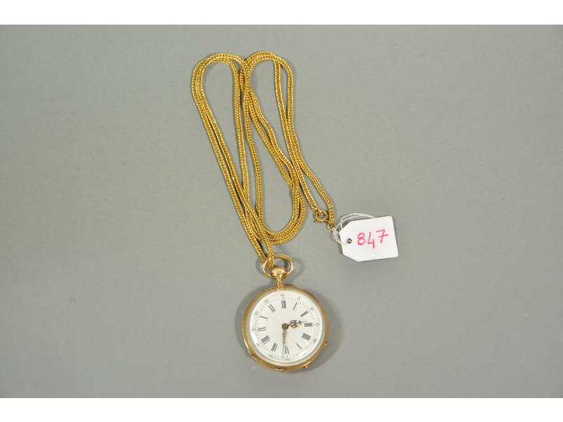 Montre de col en or à remontoir, cadran email blanc, boitier gui