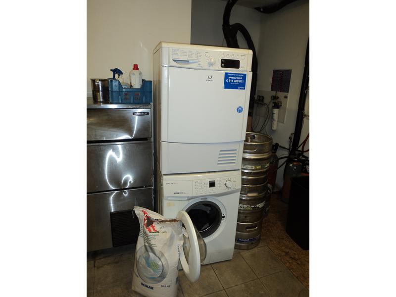 Lave-linge DAEWOO DIRET DRIVE 3kg et sèche-linge INDESIT