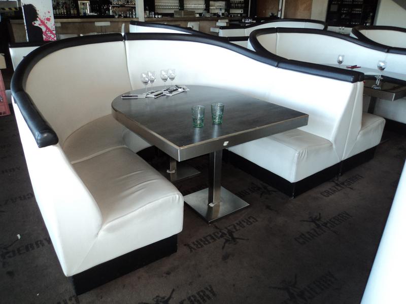 Important mobilier de restaurant