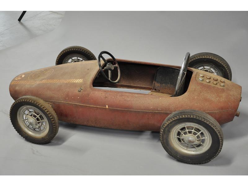Ancienne boîte tôle voiture à pédales décapotable enfants bonbons HARIBO an. 50 Ancienne boîte tôle voiture à pédales décapotable enfants bonbons HARIBO an. 50