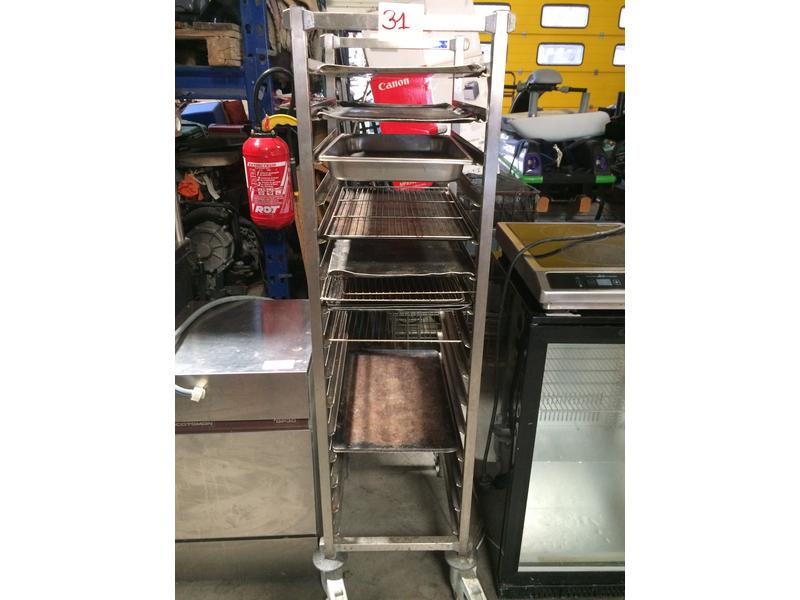 Echelle inox sur roulettes avec lot de grilles et plaques