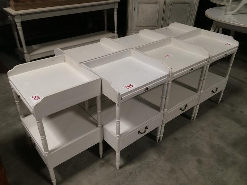 7 chevet en bois laqué blanc à 1 tablette et 1 tiroir
