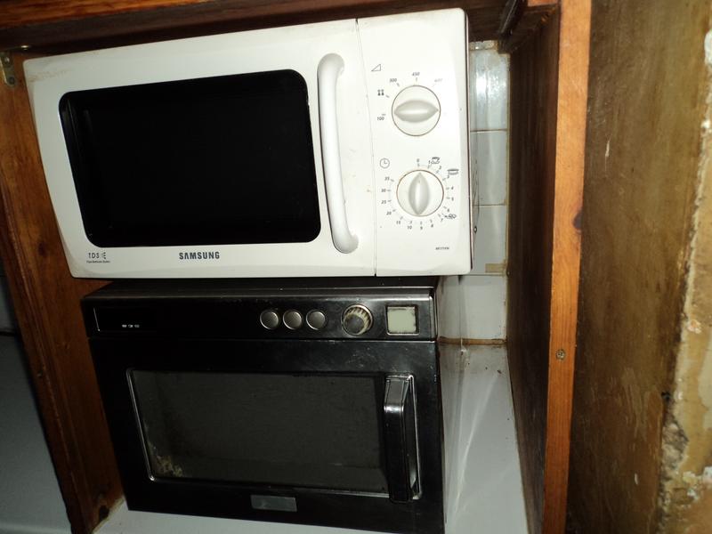 Micro-ondes SAMSUNG et micro-ondes PANASONIC