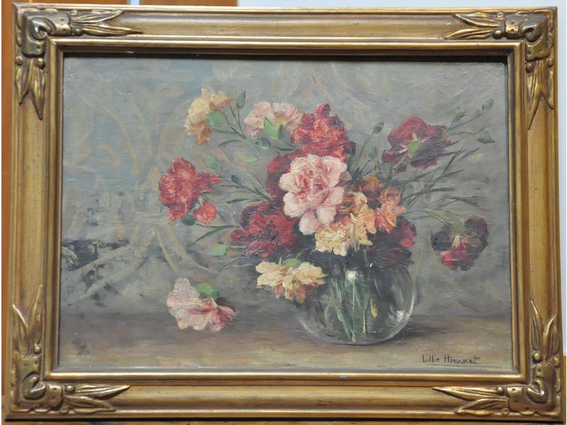 Lillie HONNORAT (XIXe-XXe siècle) : Bouquet d'oeillets.  Huile sur panneau signée en bas à droite.  Dim.: 32x46 cm.