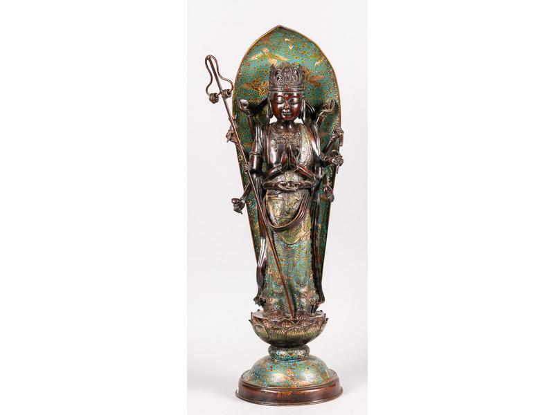 EXTREME-ORIENT : Statuette en bronze avec mandorle à riche décor d'émail cloisonné.  XIXe siècle.  Hauteur : 85 cm.