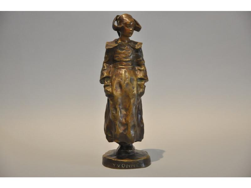 Ruth Anna Maria MILLES (1873-1941) : Yvonne . Sujet en bronze à patine mordorée. Hauteur : 24 cm