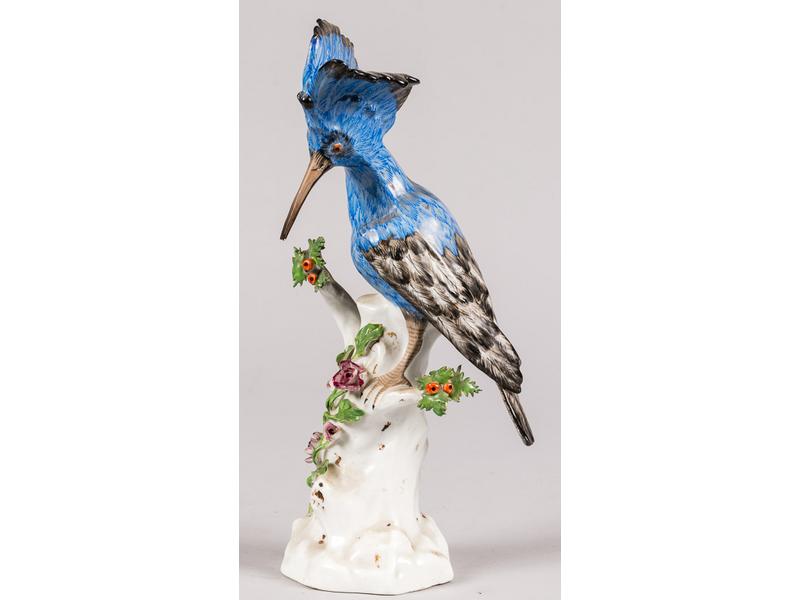 MEISSEN : Huppe fasciée en biscuit émaillé.  Fin XIXe siècle.  Long.: 30 cm. (petit accident et manque)