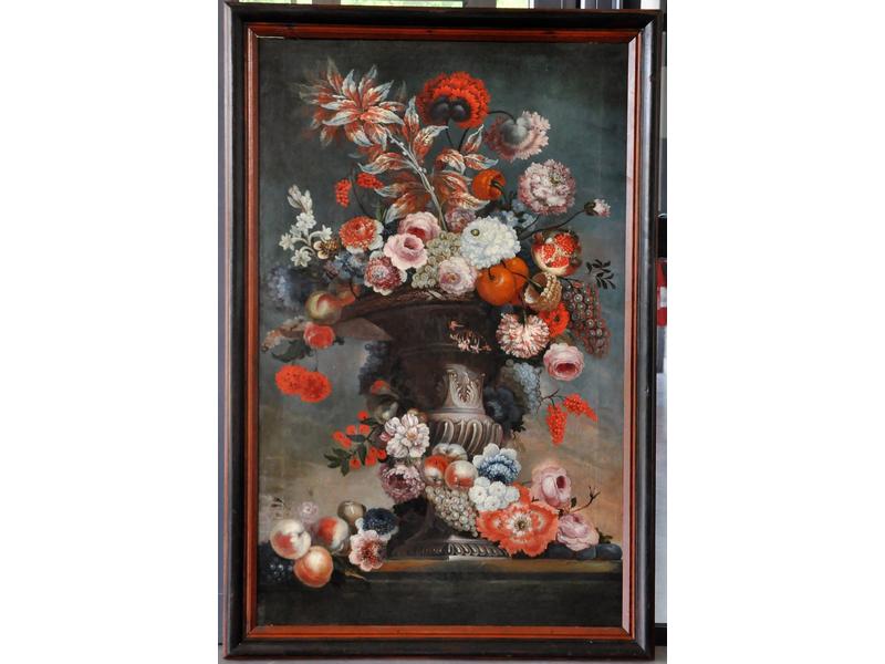 Ecole Française du XVIIIe siècle, entourage Pierre Nicolas HUILLOT : Fleurs dans un vase sur un entablement. Toile. Dim.: 137x86 cm. (restauration anciennes)