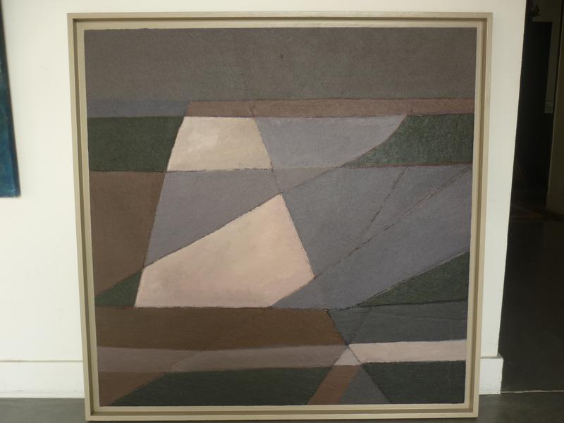 Henri BRUSLEY : Composition en violet.  Technique mixte sur panneau, signée au dos.  Dim.: 90x90 cm.