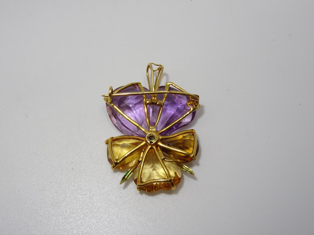 Broche dorée cabochon en verre antique noir | Signé PAT 2066969