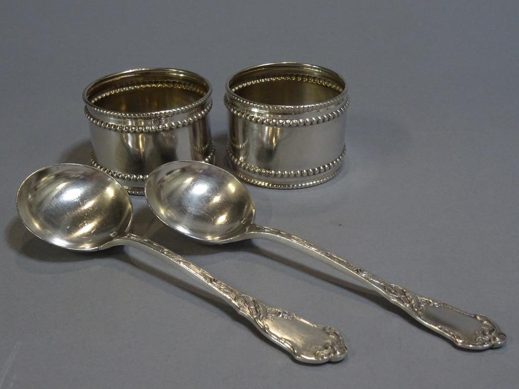 Ravissante Cuillère à Crème En Argent Massif 800 Décor Roses 1920-1949
