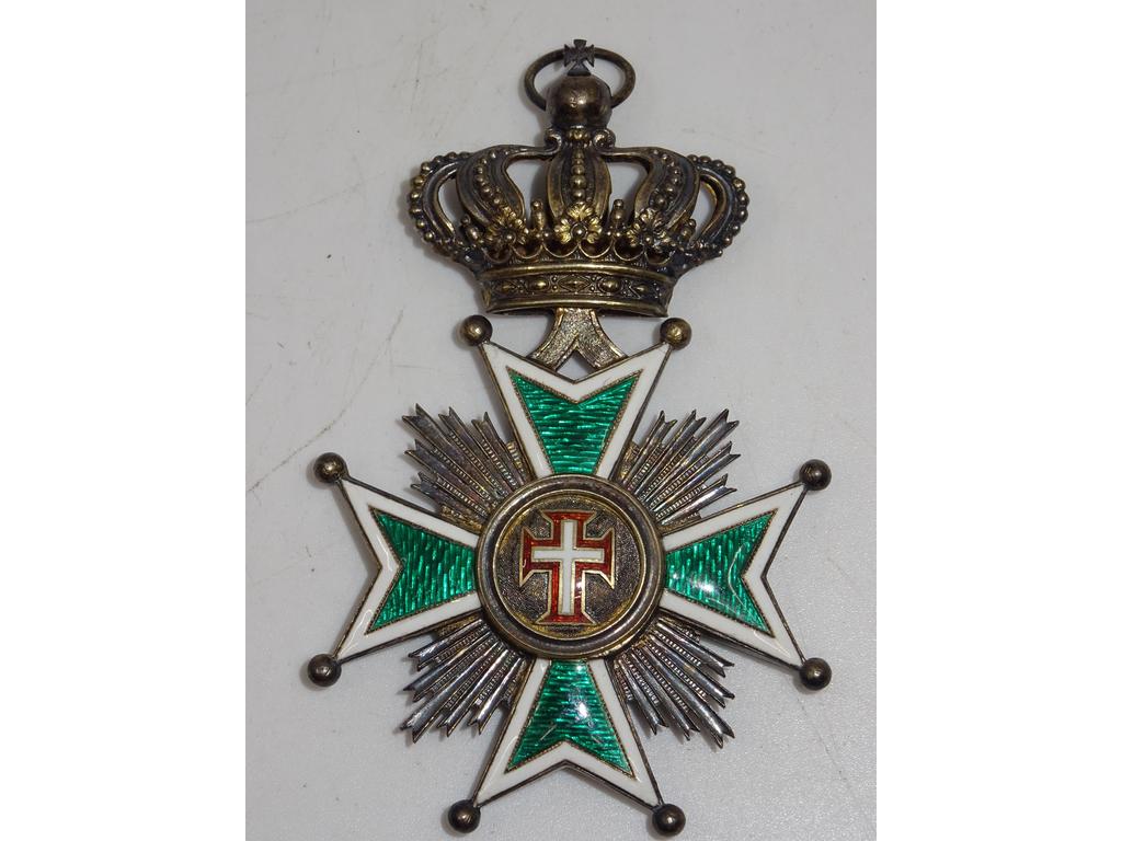 PORTUGAL: Ordre du Christ, en argent en partie émaillé. Hauteur: 8cm. Diamètre: 6cm. Bon état.