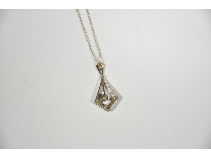 Collier Bouleté Avec Pendentif Losange Pierre Rose & Strass - Occasion, Style Girly