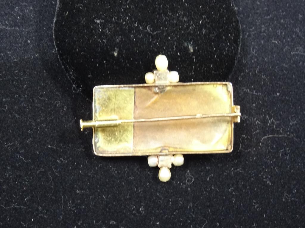 Broche Vintage Avignon en Métal Argenté - Pièce de Collection