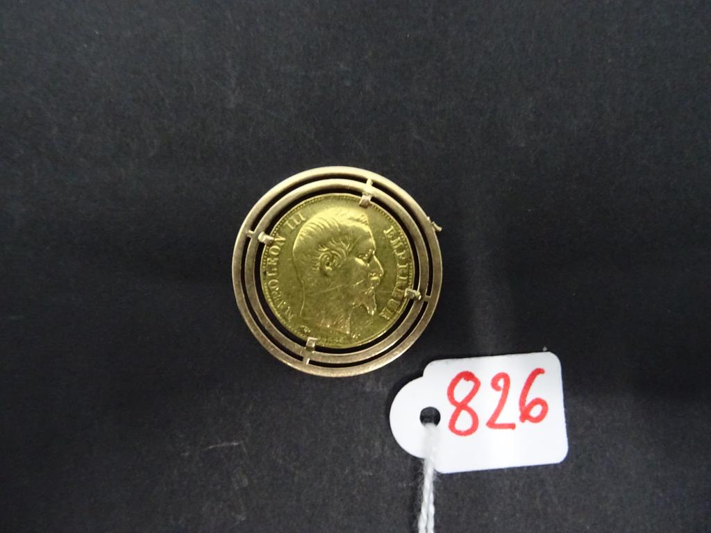 Pièce en or de 20 F Napolèon III, sur une monture (bélère cassée). Poids : 9.7 g