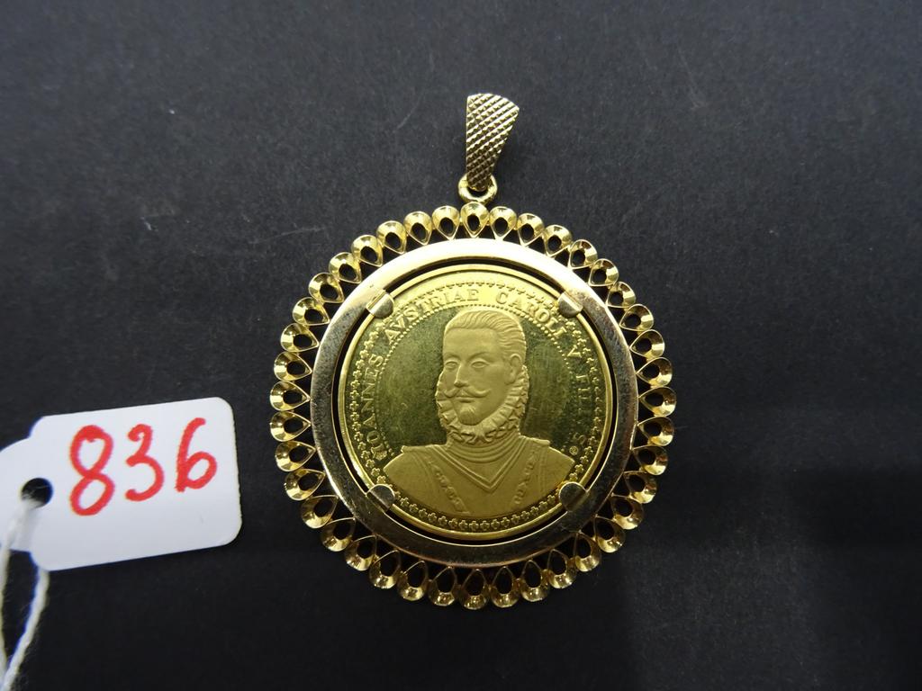 Pendentif médaille commémorative Jean d'Autriche  et la bataille de Lépante en or, poicon tête d'aigle Poids: 16.40 gr