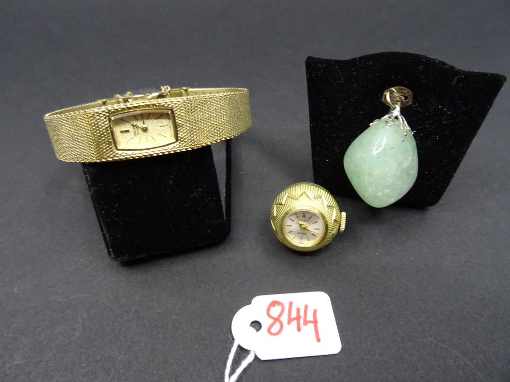 DULUC montre pendentif en forme de boule en métal doré et Montre bracelet modèle dame SEIKO en métal doré.Pendentif pierre dure .