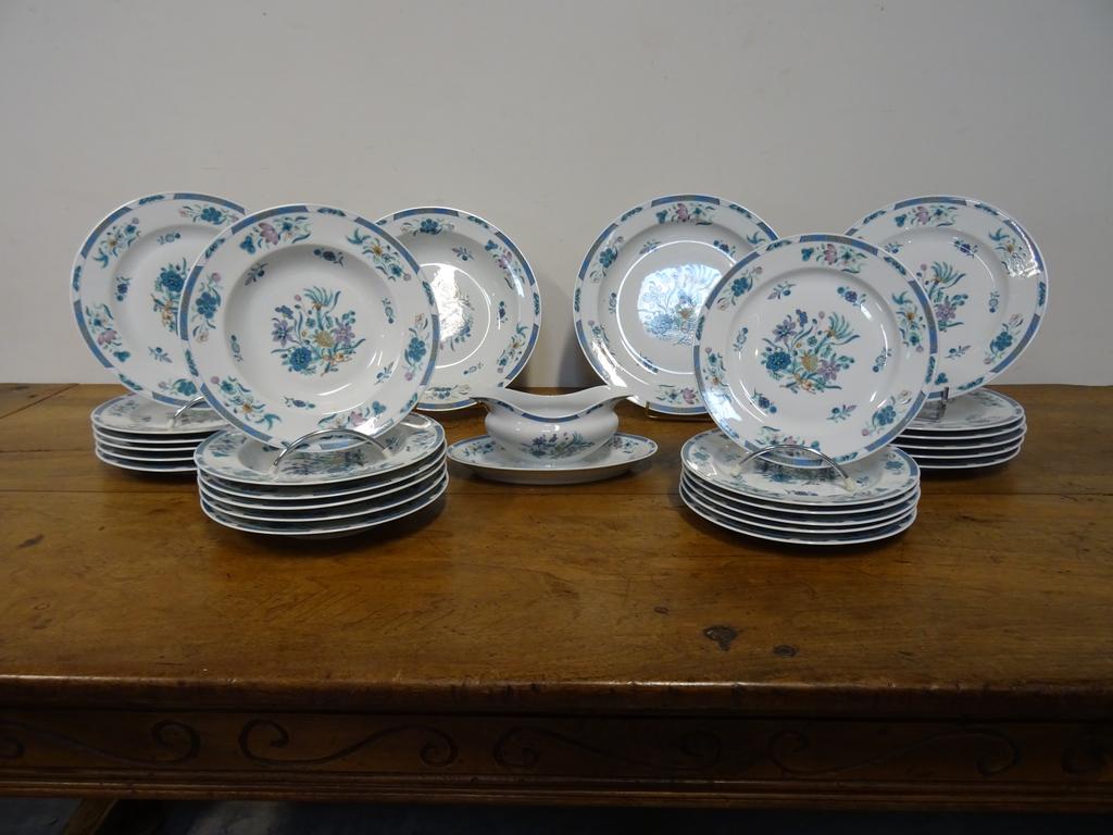 Sevice desset 1 plat +12 assiettes BERNARDEAU Oeillet bleu Chantilly 18em