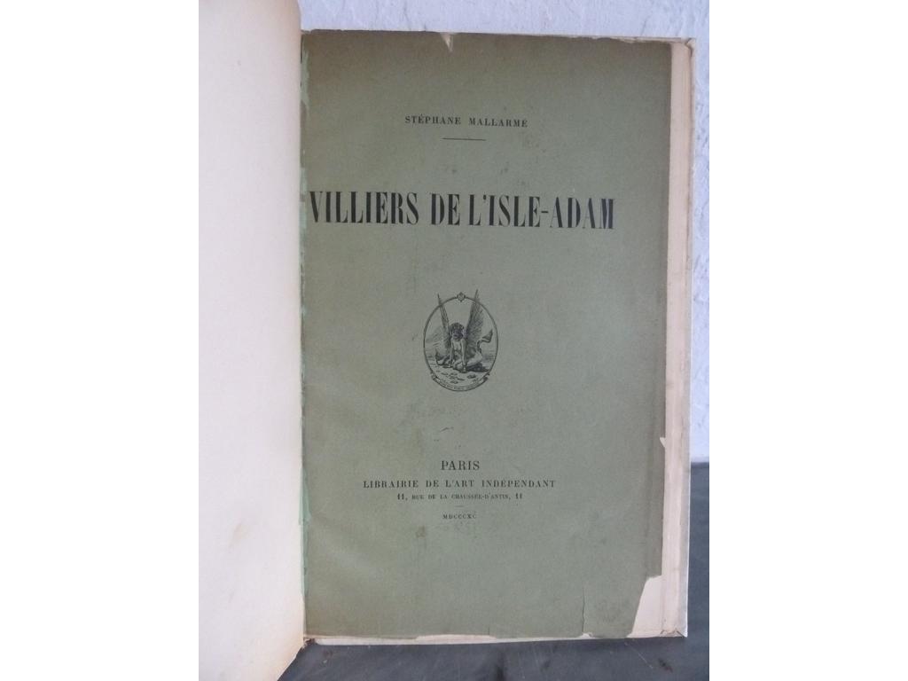 MALLARME, Stéphane : Villiers de lIsle-Adam, Conférence. Paris : Librairie de lArt indépendant, 1890. Un volume grand in-8°. Reliure de lépoque plein vélin à la bradel, dos orné dencadrements dorés. Couvertures imprimées conservées, non rogné. Rare EDITION ORIGINALE, tirée à part de La Revue d'aujourd'hui (numéro du 15 mai 1890). Le nôtre est un des quelques exemplaires d'auteur imprimés sur vélin (seul tirage outre 5 Japon et 45 Hollande), comportant le monogramme de Mallarmé sur le feuillet de justificatif. Quelques défauts à la 1ère de couverture sinon TRES BEL EXEMPLAIRE, fort rare.