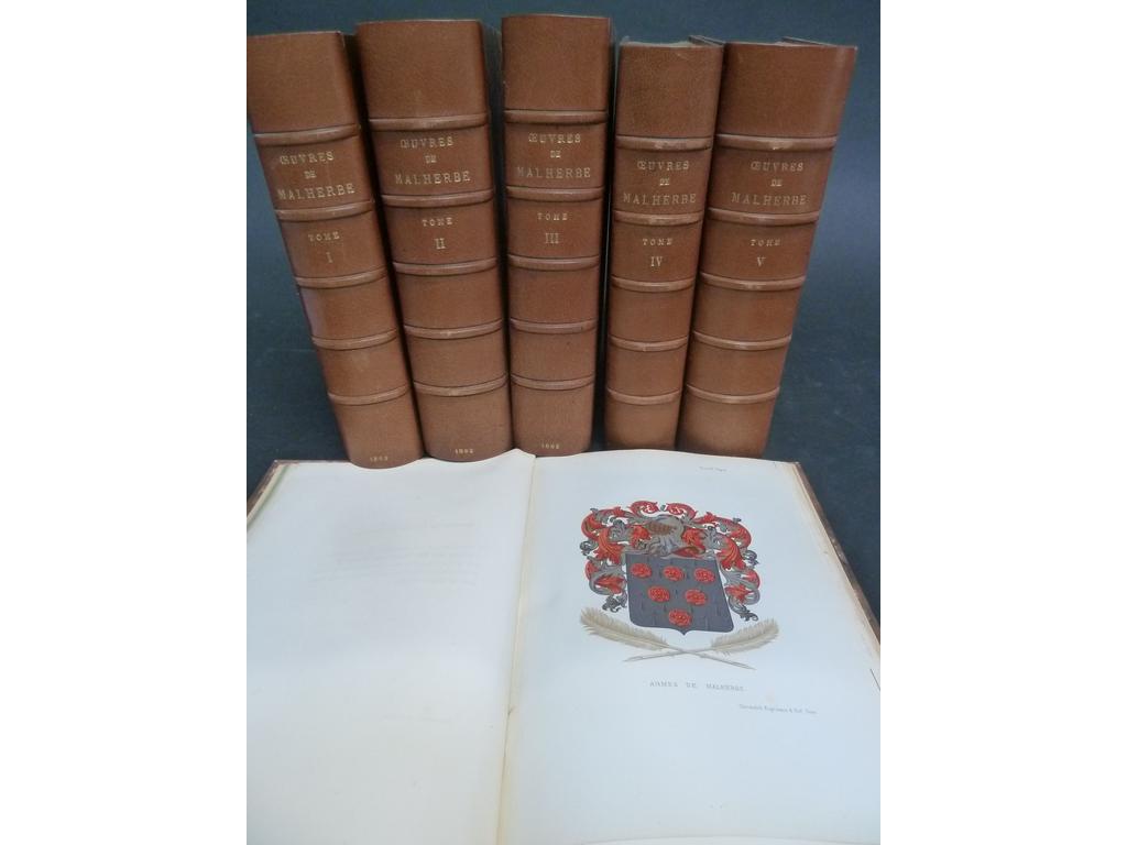 MALHERBE : uvres. Paris : Hachette, 1862. 5 volumes de texte grand in-8° et un album légèrement plus grand. Reliures de lépoque demi-maroquin noisette. Dos à nerfs jansénistes, têtes dorées, petits témoins conservés. Couvertures et dos imprimées conservés. Reliures signées par SEMET et PLUMELLE. 1 des 150 ex. sur vélin. Bien complet de son album. Quelques rousseurs, dos un brin éclaircis. TRES BON EXEMPLAIRE.