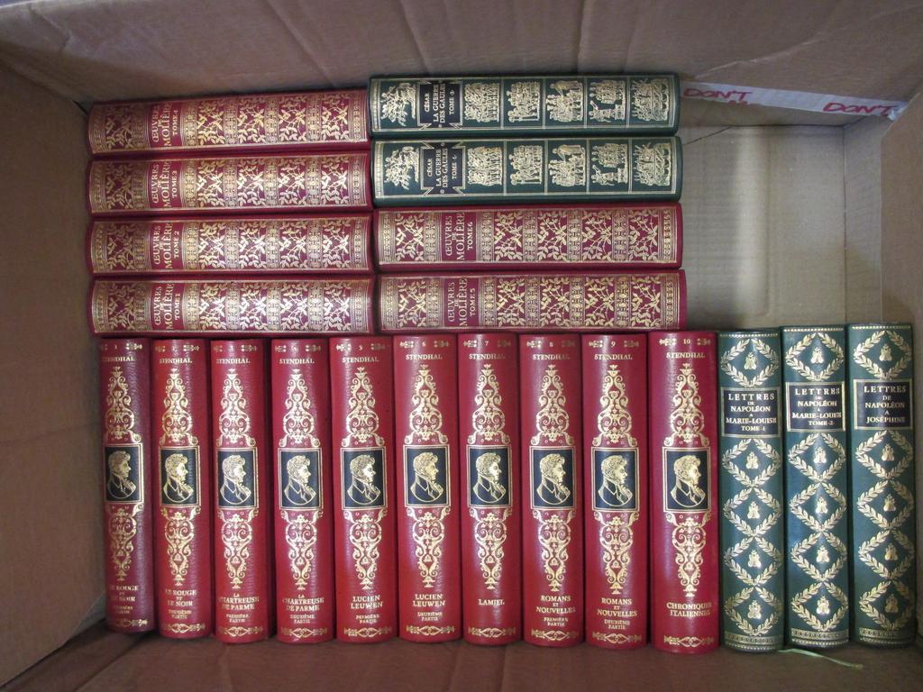 Editions Jean de BONNOT : Ensemble de 23 ouvrages : Les oeuvres de Molière, Sthendal, La Guerre des Gaules et les lettres de Napoléon. 1 carton