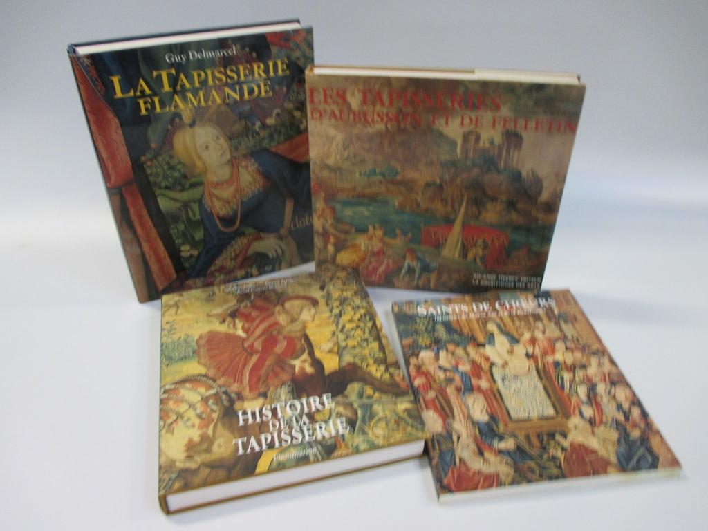 Ensemble de 4 volumes modernes sur l'Art de la tapisserie dont Aubusson et Felletin