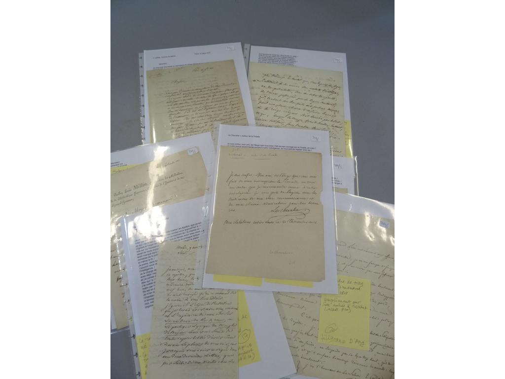 Jérôme BOURELET DE VAUXCELLES et autres auteurs. Ensemble de 8 documents autographes adressés à Monsieur Esmenard.